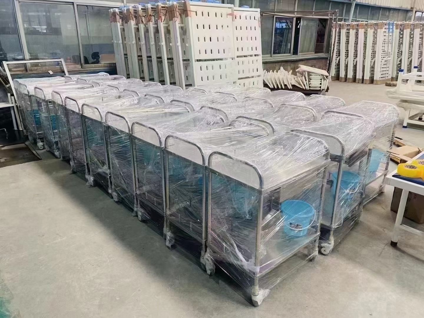 Medical Hospital Ward Bed - Ergonomic Patient Care Bed for Sickrooms and Clinical Facilities